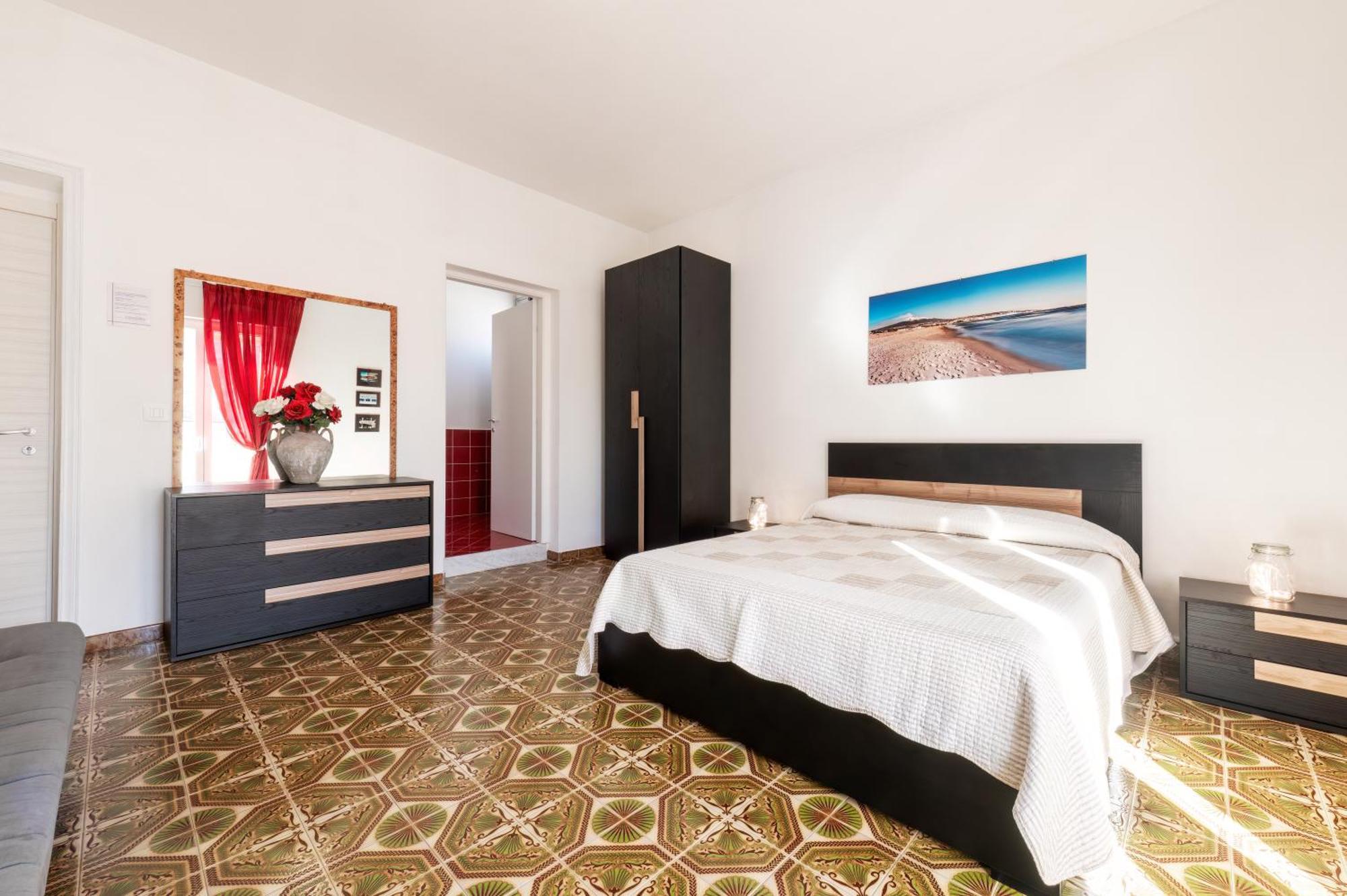 In Riva Al Mare B&B Capo dʼOrlando Exterior foto