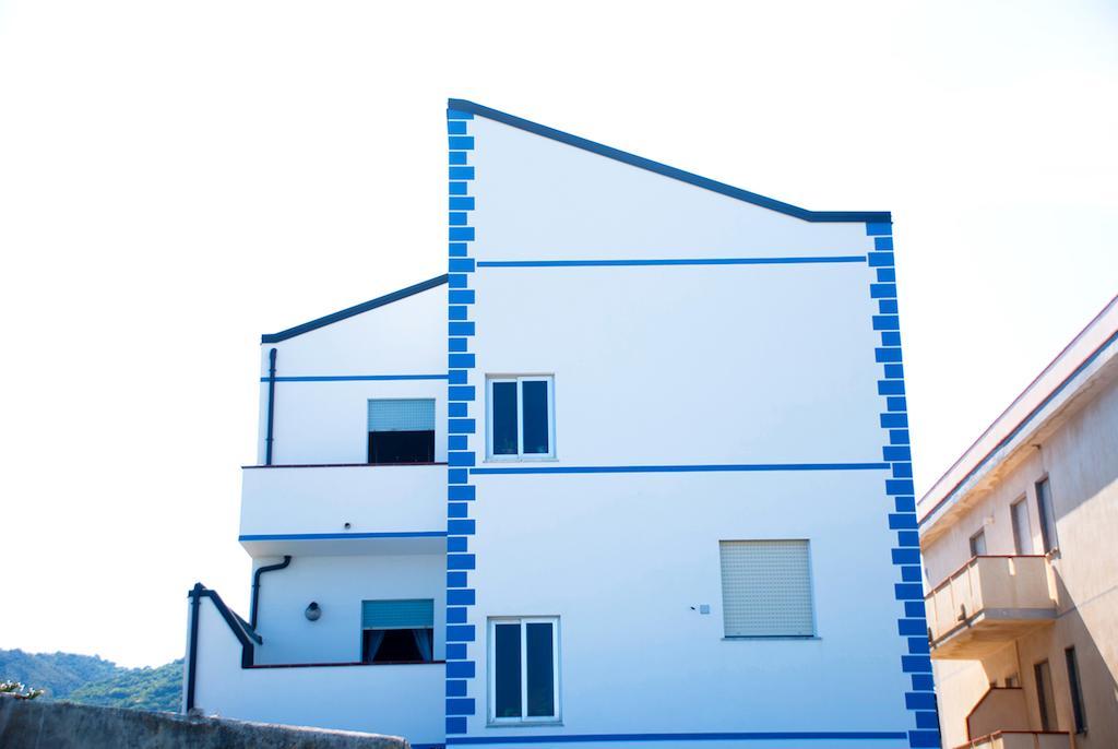 In Riva Al Mare B&B Capo dʼOrlando Exterior foto