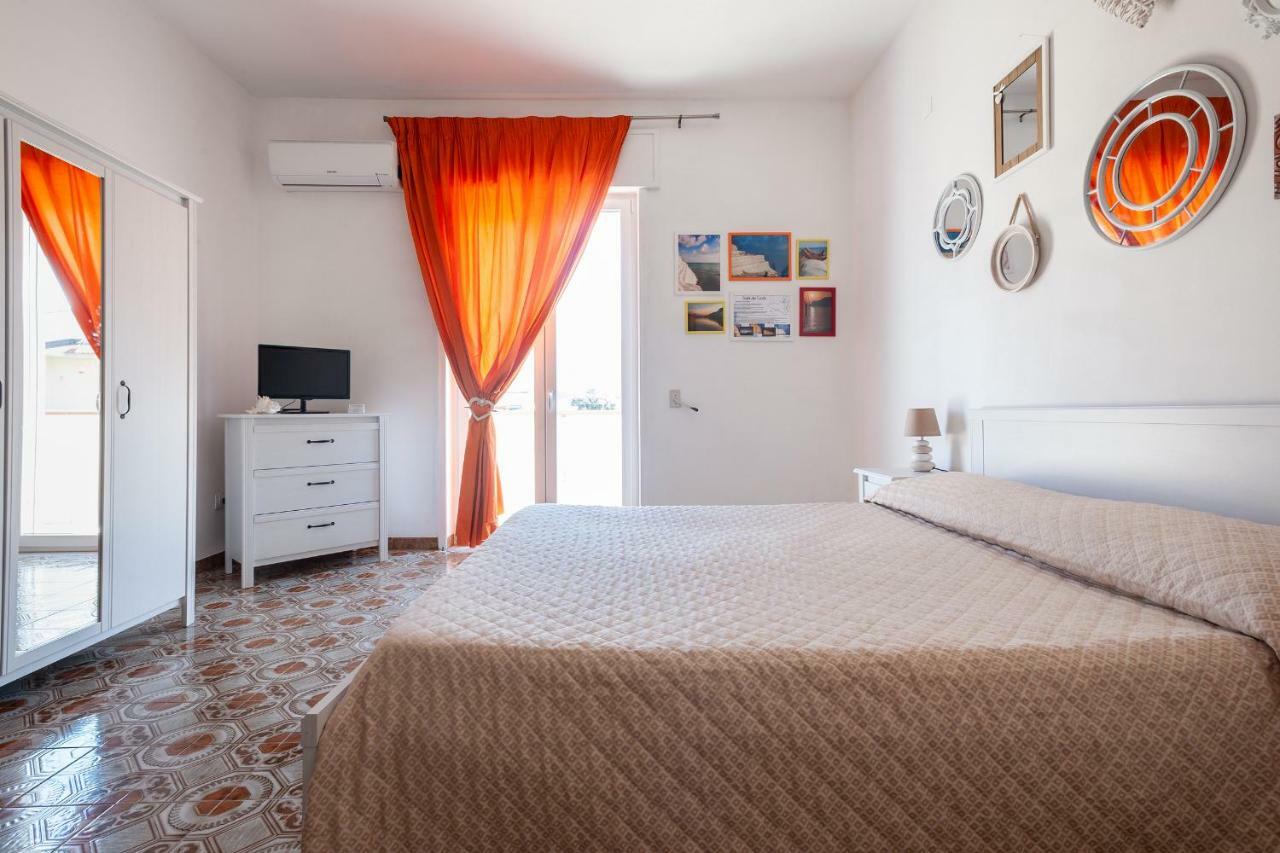 In Riva Al Mare B&B Capo dʼOrlando Exterior foto